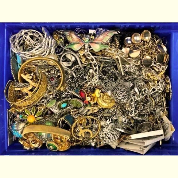 Huge 3 LB Vintage to Now Jewelry Lot- MYSTERY BOX Gold Silver Rhinestones - Picture 9 of 13